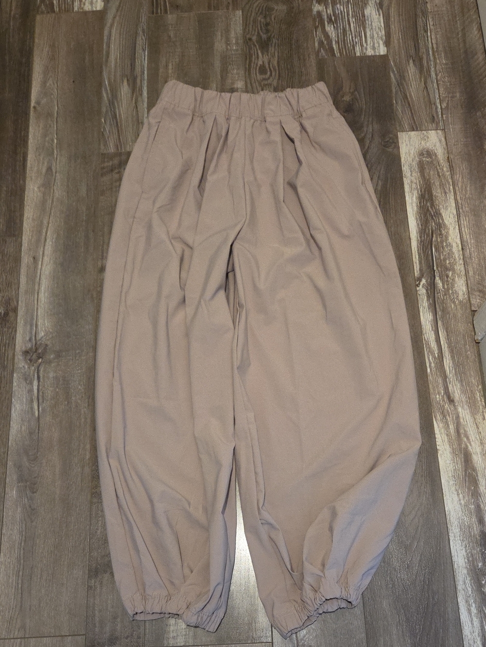 aerie Nice Moves balloon Pants Pebble Tan Taupe Elastic-Waist Jogger Pants Small